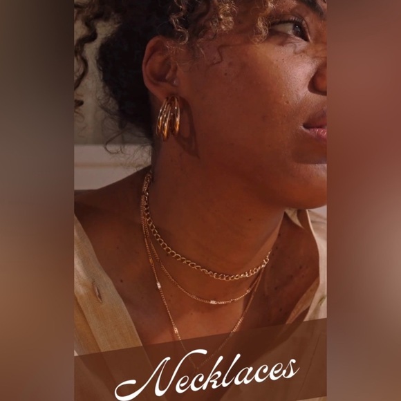 ✨ Free Random Necklace Set with Your Order over $50 ✨(Value: $25–$40) - Picture 2 of 3